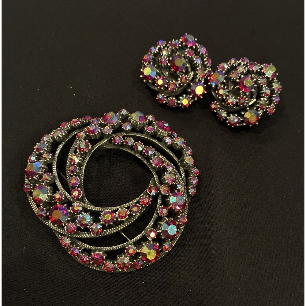 MINT 1950s Florenza Red Aurora Borealis Rhinestone Swirl Brooch Earrings Set Pin